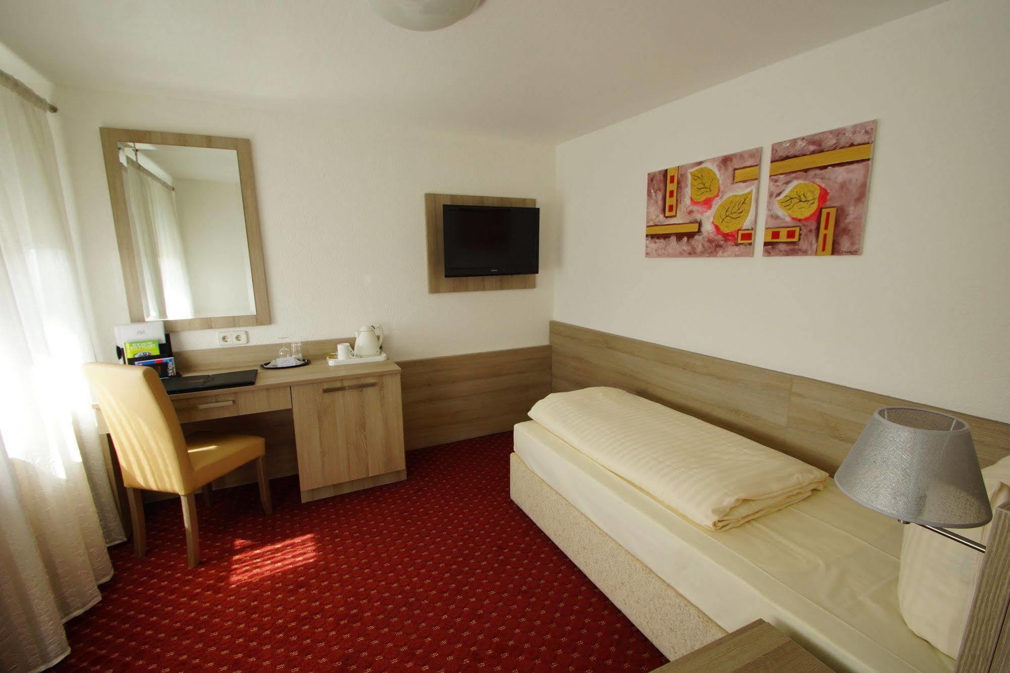 Airport Hotel Filder Post Stuttgart Eksteriør billede